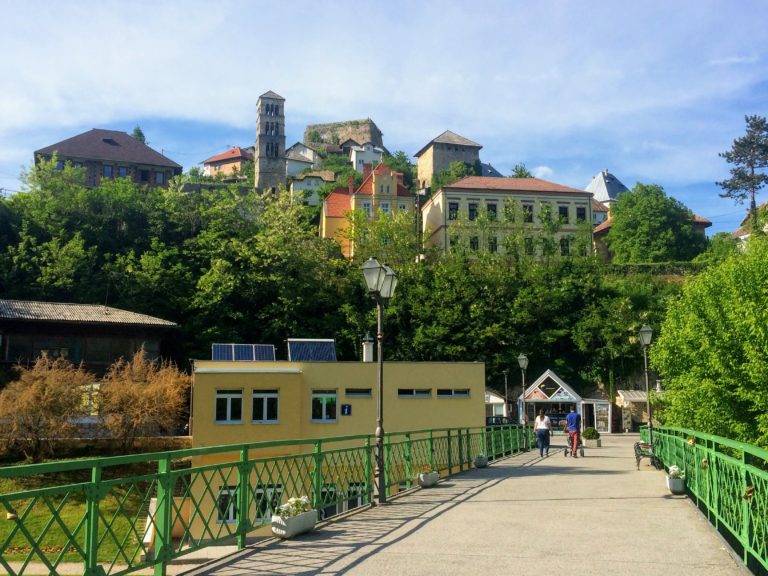 【ボスニア】滝の上の古都・ヤイツェ(Jajce)の感動の絶景！【アクセス・ホステル情報】
