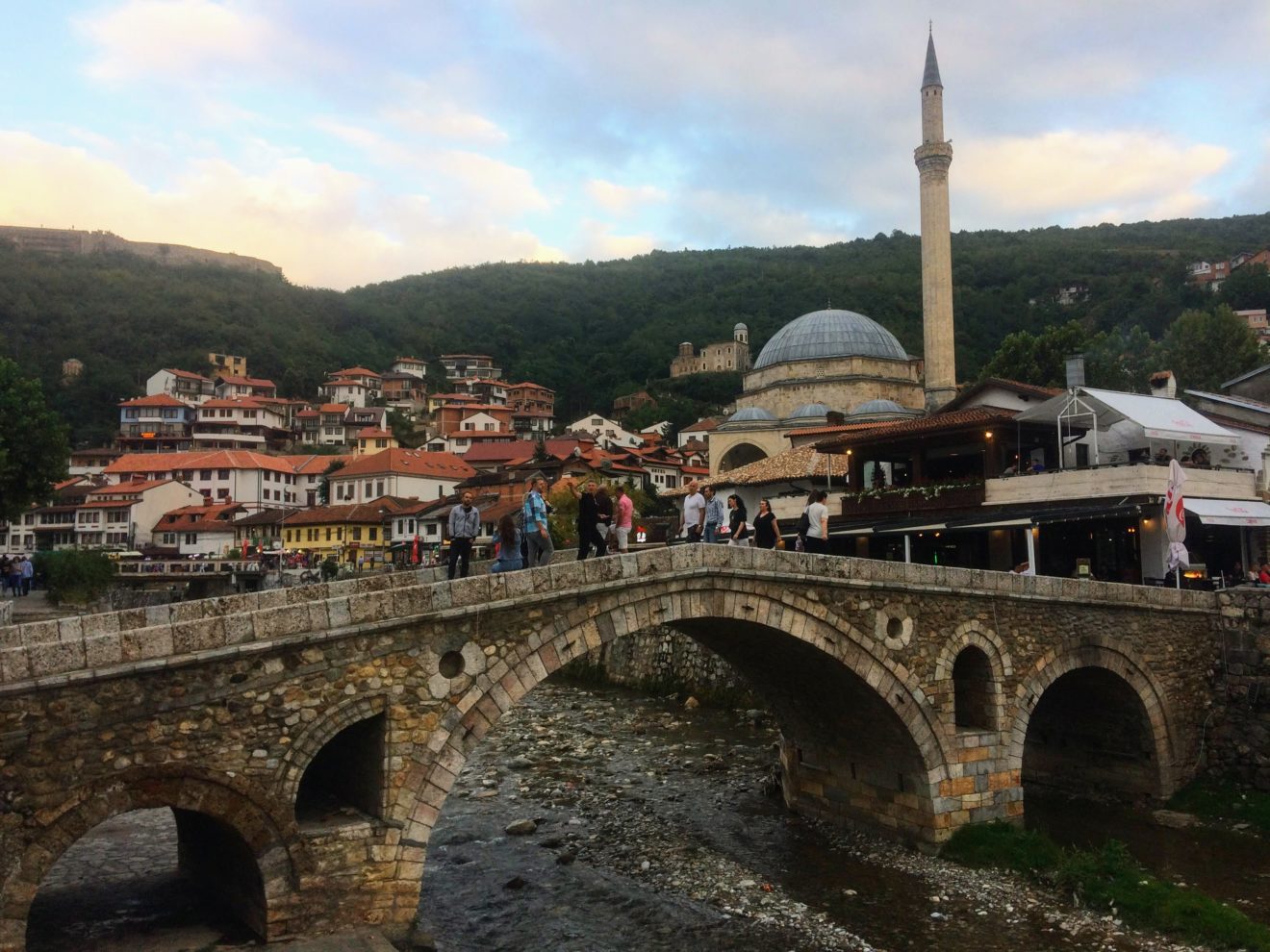 自然と笑顔になれる町。コソボの古都・プリズレンの観光スポット、アクセス＆宿情報