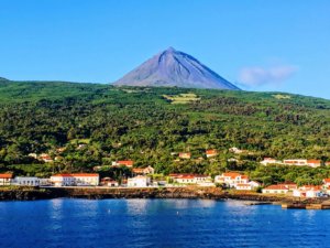 火山が造った異世界の絶景へ。ピコ山周辺＆ピコ島東部ドライブ観光のすすめ